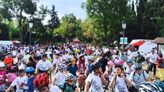 Unas 2.000 personas participan hoy en el Día de la Bicicleta de Zafra con un fin solidario