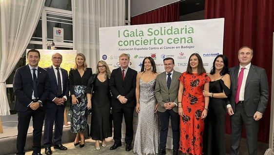 La I Gala Solidaria de reúne a cerca de 200 personas para apoyar la investigación del cáncer