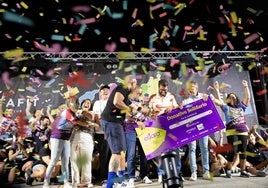 La VIII edición del evento solidario 'Zumbando' reúne a más de mil participantes y recauda 18.800 euros