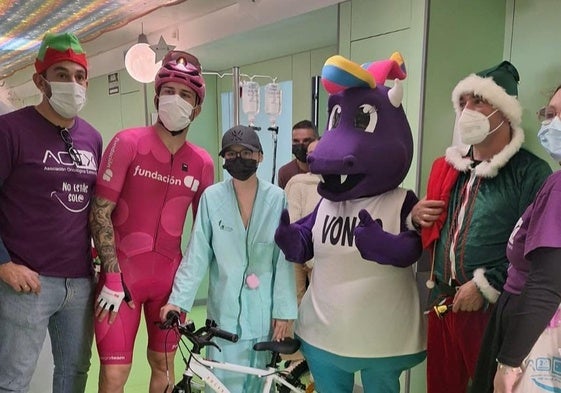 El Integrateam visita el Hospital Materno Infantil junto a la AOEx