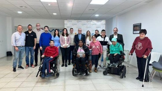 Aspace y el Centro Penitenciario de Badajoz se unen para divulgar ciencia con la Universidad de Extremadura