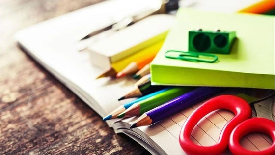 El Ayuntamiento de Mérida concede 284 ayudas de material escolar de 70 euros por alumno