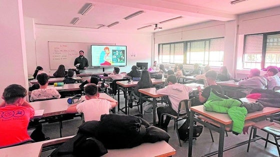 Amadrovi lleva la atención sociosanitaria a los centros educativos desde hace 15 años