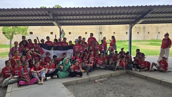 Extremadura vuelve a abrir su corazón al pueblo saharaui: 72 niños y niñas participarán este verano en el programa Vacaciones en Paz