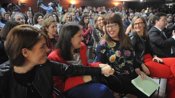 La piragüista Elena Ayuso y la periodista Momi Díaz ponen voz a todas las mujeres extremeñas