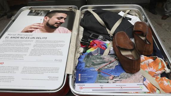 11 vidas en 11 maletas pone rostro a los refugiados