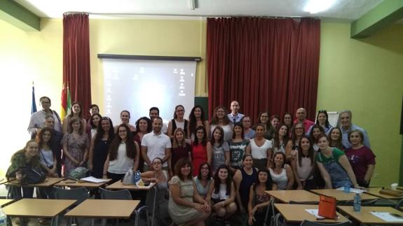 Foto de familia durante la jornada celebrada en Mérida.