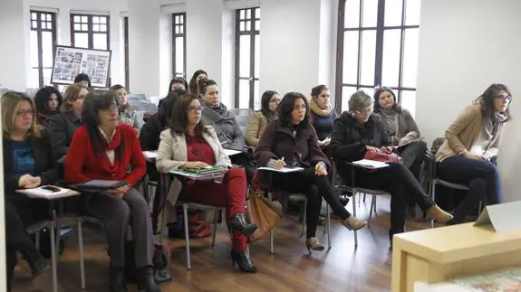 Una formación impartida por la Fundación Mujeres.