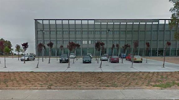 Instalaciones del edificio del Instituto Universitario de Investigación en el campus de Badajoz, donde se ubica TheraCenter.