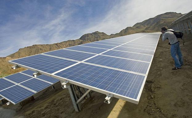 Planta fotovoltaica inaugurada la semana pasada en Almería, una de las últimas en España. 