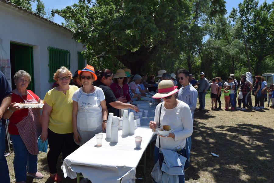 55 Aniversario de la Romería de la Virgen de Guadalupe en Barquilla de Pinares. Fina la Solana.