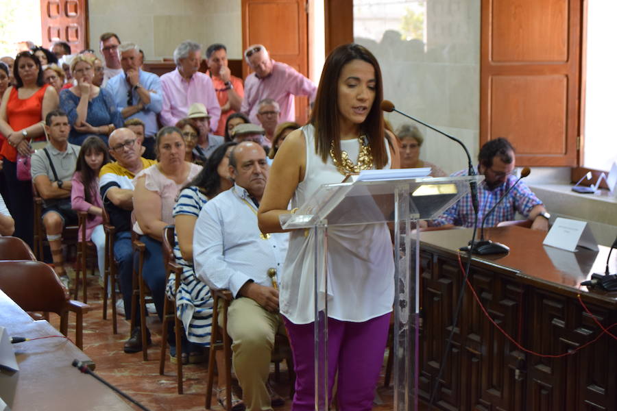 Fotos: Los concejales y el nuevo alcalde de Talayuela, Ismael Bravo, toman posesión de sus actas