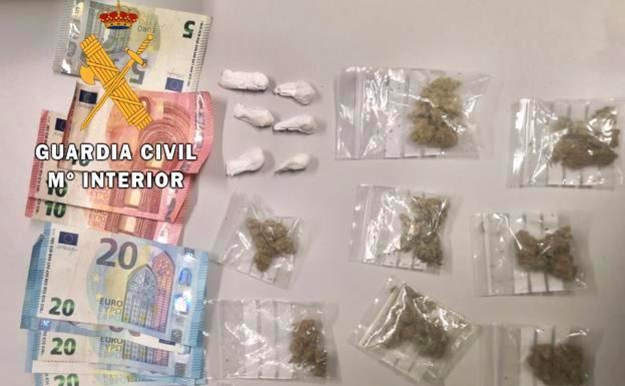 La Guardia Civil detiene a un joven en Losar con droga preparada para su venta