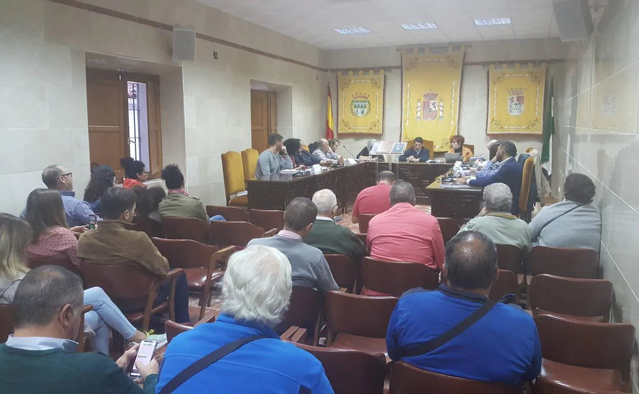 La Secretaria del Ayuntamiento de Talayuela denuncia «continuos ataques de varios concejales»