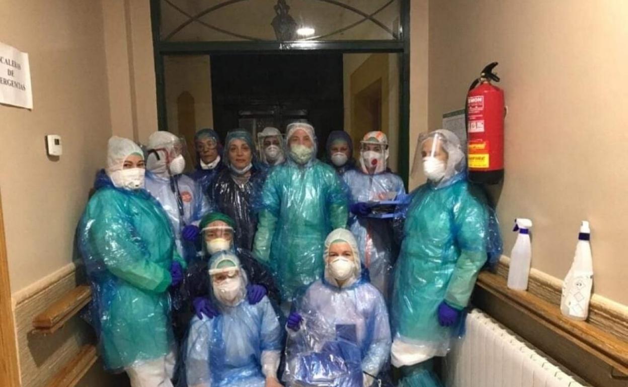 El Club Deportivo Las Eras de de Majadas de Tiétar dona 7.615 elementos de protección en la zona