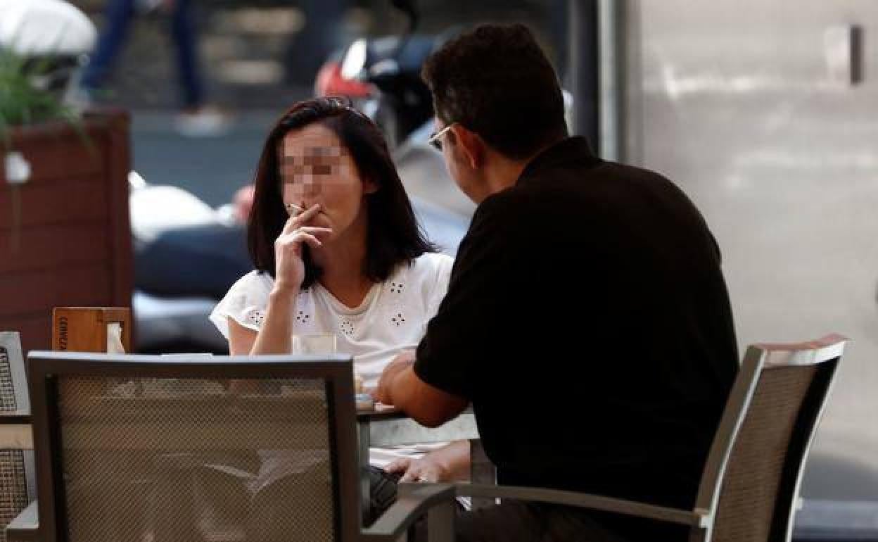 Las restricciones de ocio nocturno y tabaco entran en vigor este martes en Extremadura