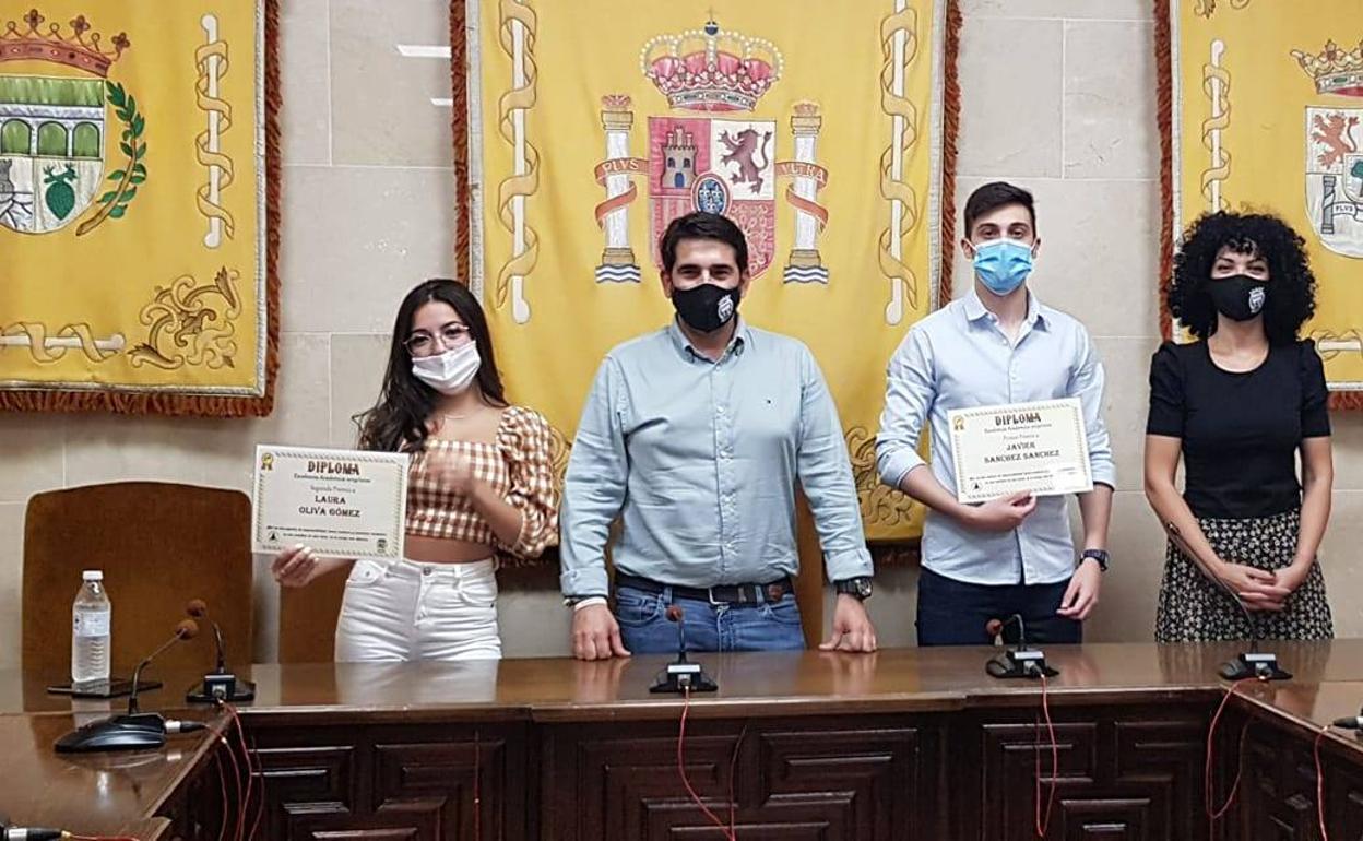 Javier Sánchez y Laura Oliva, premios a la excelencia