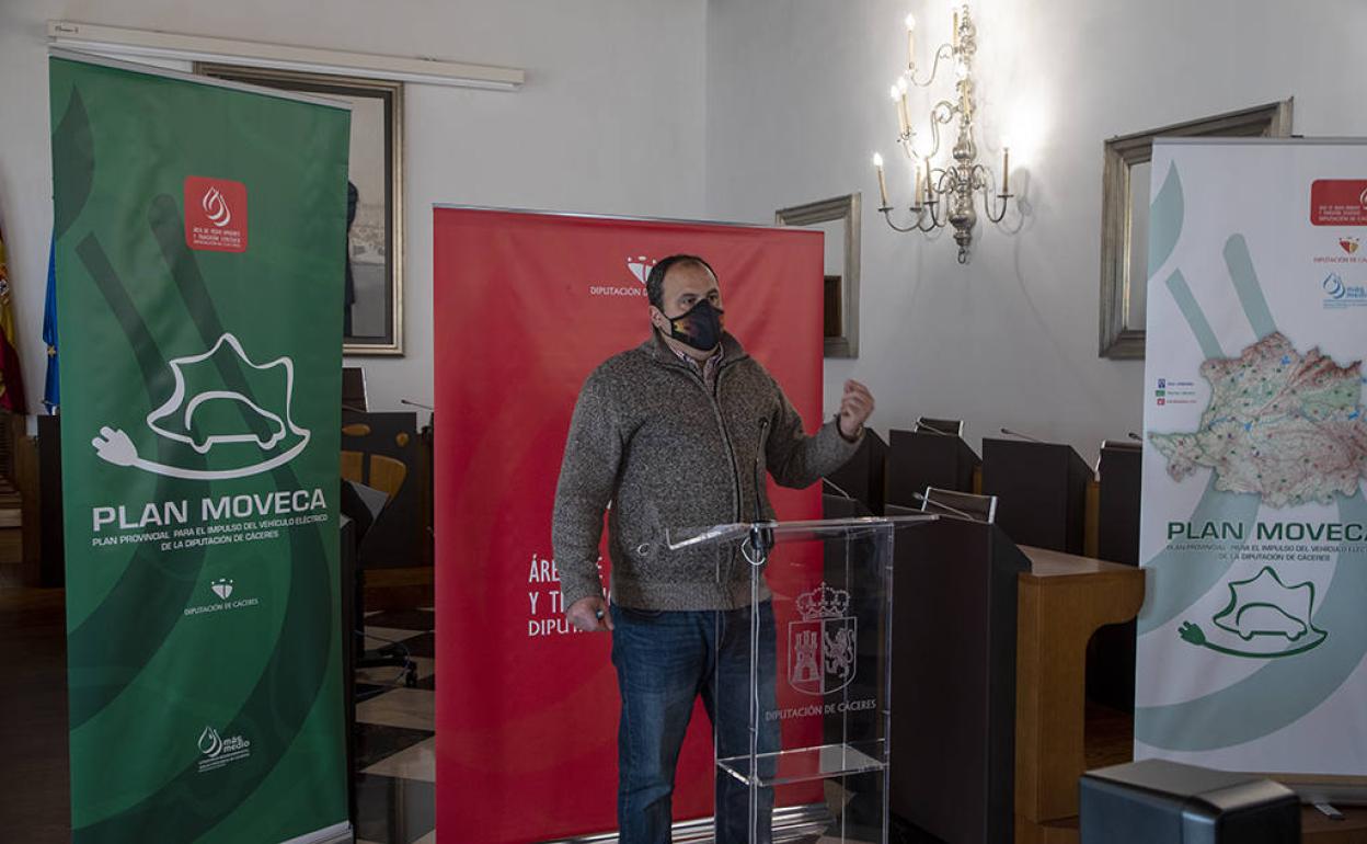 A lo largo de este año, la provincia de Cáceres contará con 53 puntos de recarga para vehículos eléctricos, con una inversión de 600.000 euros