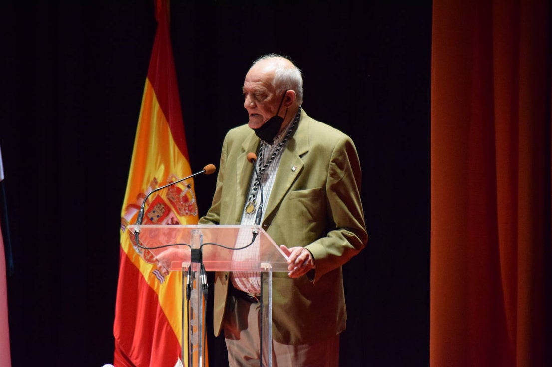 Fotos: FotoGalería Nombramiento oficial del Cronista de Talayuela y Acto homenaje a los alcaldes de la democracia