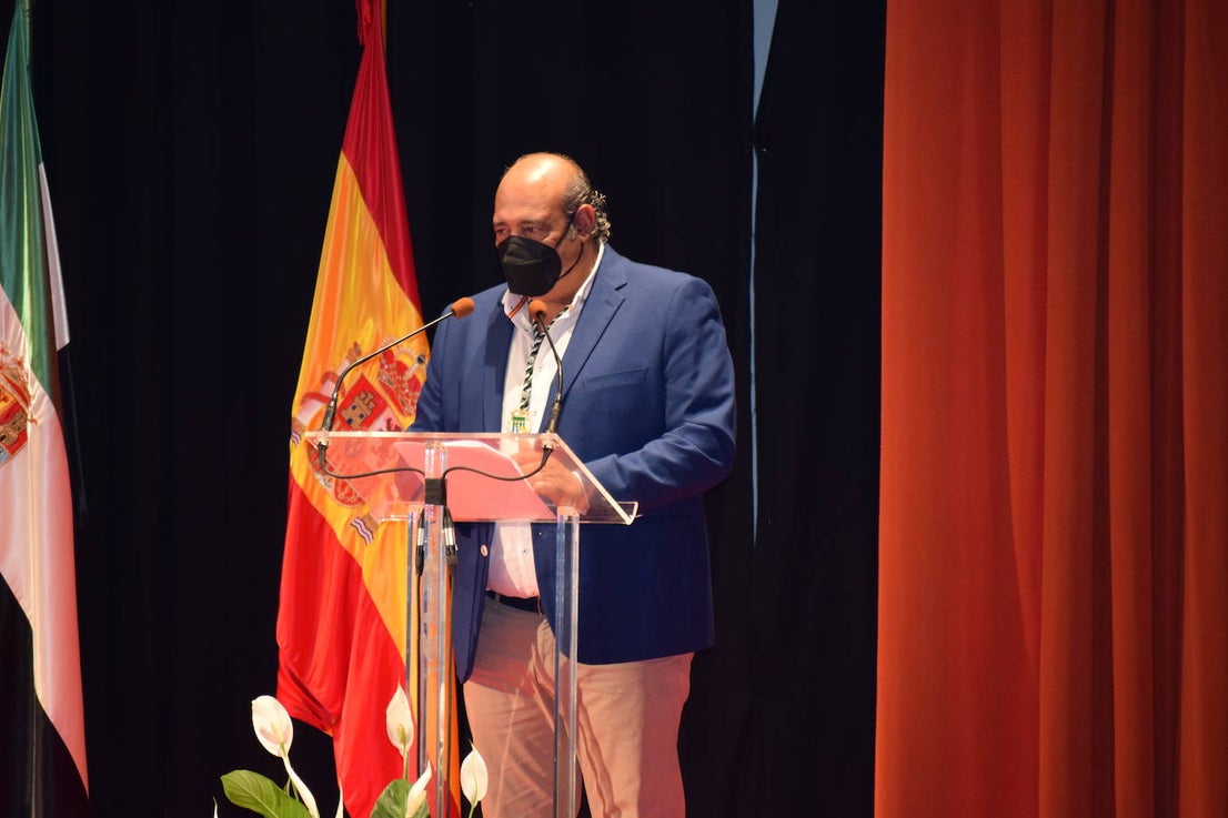 Fotos: FotoGalería Nombramiento oficial del Cronista de Talayuela y Acto homenaje a los alcaldes de la democracia