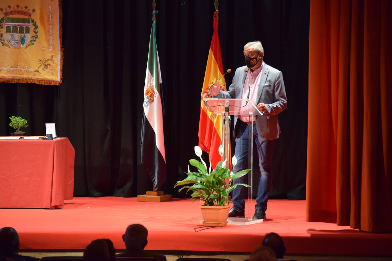 Fotos: FotoGalería Nombramiento oficial del Cronista de Talayuela y Acto homenaje a los alcaldes de la democracia