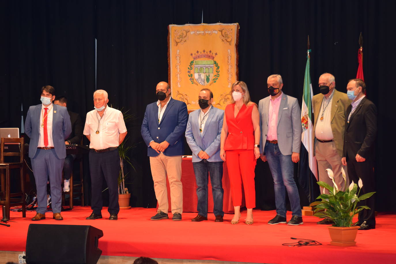 Fotos: FotoGalería Nombramiento oficial del Cronista de Talayuela y Acto homenaje a los alcaldes de la democracia
