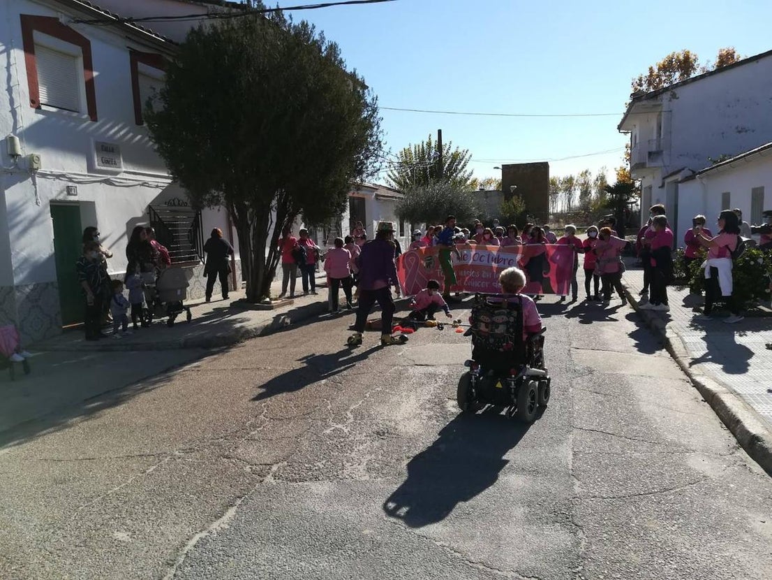 Fotos: Fotogalería Marcha Rosa en Barquilla de Pinares y Santa María de las Lomas