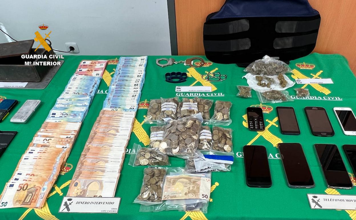 La Guardia Civil detiene a siete personas dedicadas presuntamente al tráfico de drogas en Navalmoral, Talayuela, y Majadas