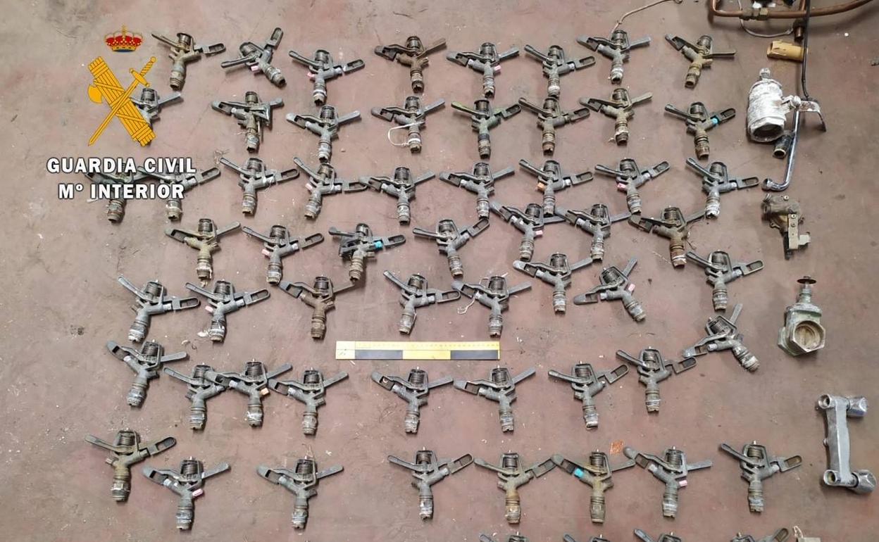 La Guardia Civil detiene a un vecino de Santa María e investiga a otro de Talayuela en una actuación contra los hurtos y robos en el campo