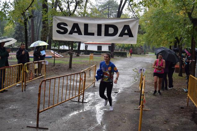 Fotos: Aned organiza la primera edición de la carrera popular 'Pinar de Talayuela'