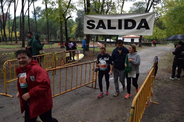 Fotos: Aned organiza la primera edición de la carrera popular 'Pinar de Talayuela'