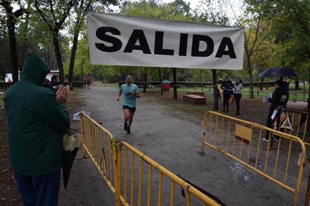 Fotos: Aned organiza la primera edición de la carrera popular &#039;Pinar de Talayuela&#039;