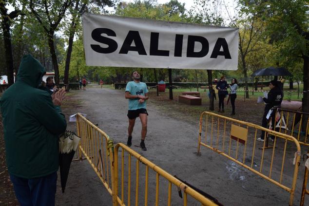 Fotos: Aned organiza la primera edición de la carrera popular 'Pinar de Talayuela'