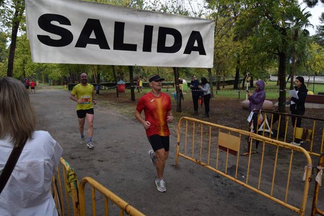 Fotos: Aned organiza la primera edición de la carrera popular 'Pinar de Talayuela'