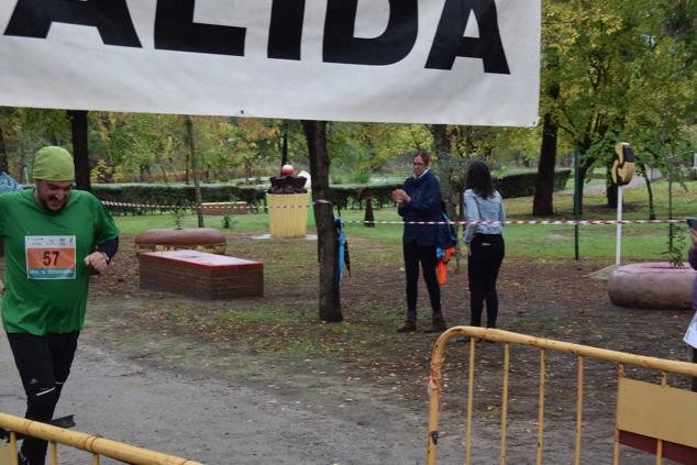 Fotos: Aned organiza la primera edición de la carrera popular 'Pinar de Talayuela'