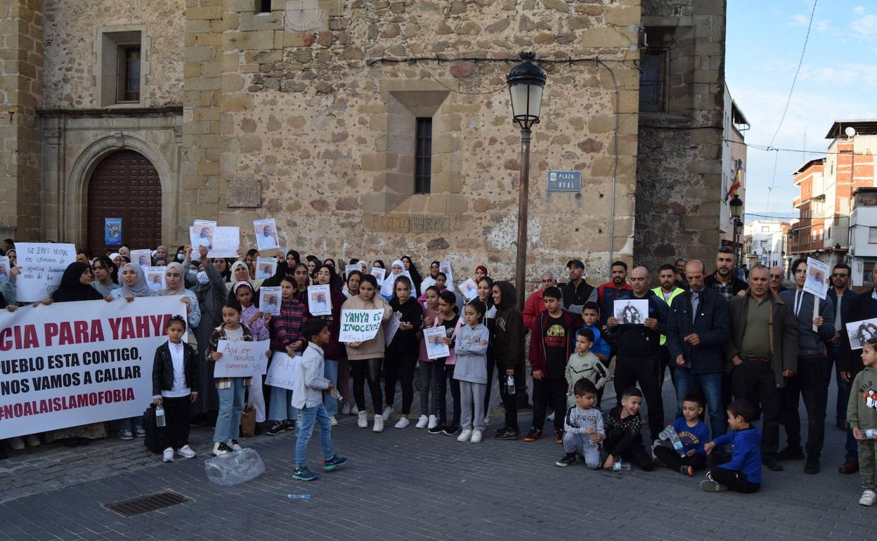La comunidad islámica de Talayuela vuelve a exigir «justicia» para su líder expulsado a Marruecos