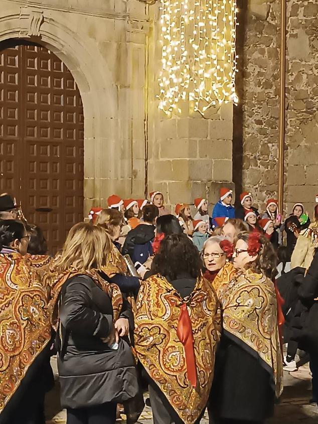 Fotos: VI Certamen de Villancicos 'Villa de Talayuela'