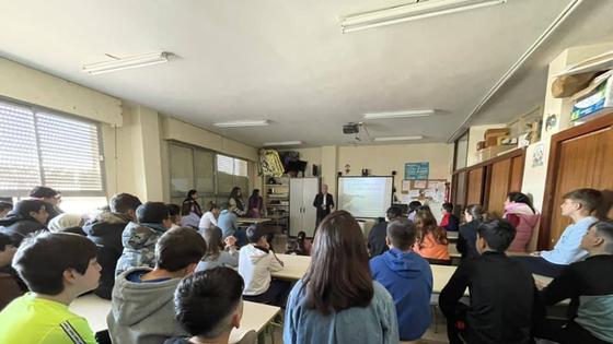 Alumnos del Gonzalo Encabo reciben la visita de la Comunidad de Regantes
