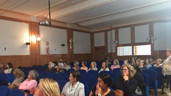 Almaraz incluye charlas, senderismo y yoga en la Semana de la Salud