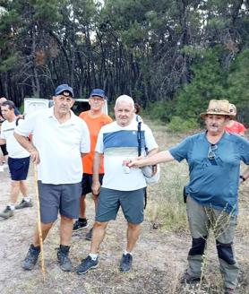 Imagen secundaria 2 - Unas 50 personas participaron en la Ruta Senderista Nocturna