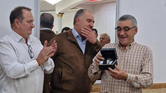Emotivo homenaje a Toñi, trabajador del Ayuntamiento durante más de 40 años