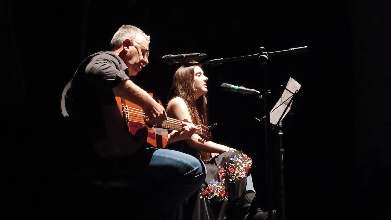 Éxito de la Gala Solidaria de Navidad de Talayuela