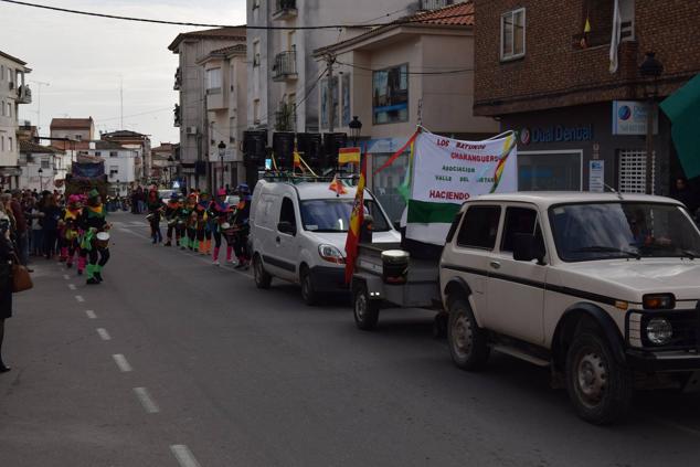 Fotos: Desfile de carrozas y comparsas Talayuela 2023