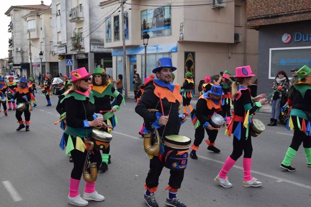 Fotos: Desfile de carrozas y comparsas Talayuela 2023