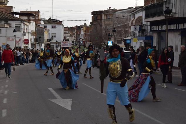 Fotos: Desfile de carrozas y comparsas Talayuela 2023