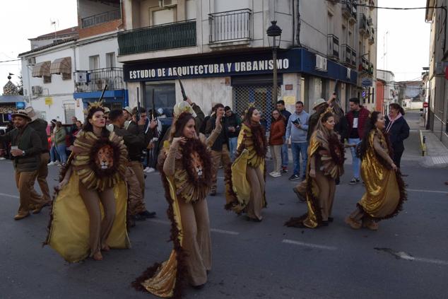Fotos: Desfile de carrozas y comparsas Talayuela 2023