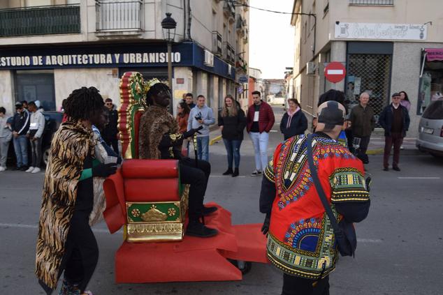 Fotos: Desfile de carrozas y comparsas Talayuela 2023