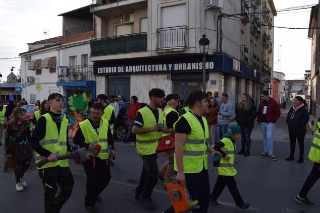 Fotos: Desfile de carrozas y comparsas Talayuela 2023