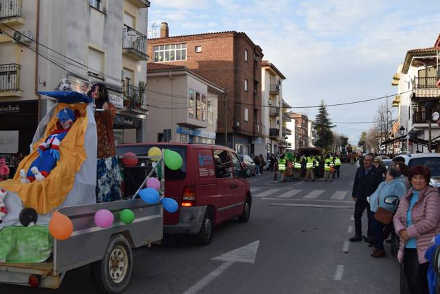 Fotos: Desfile de carrozas y comparsas Talayuela 2023