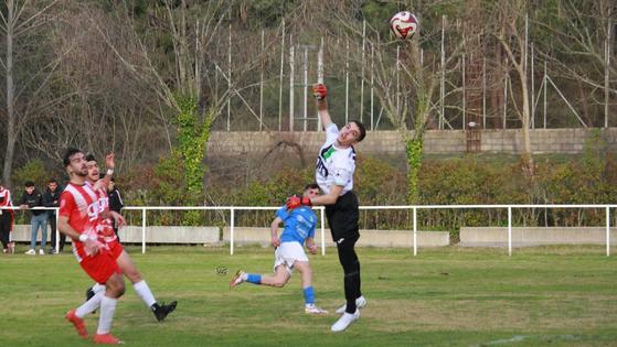 El CP Talayuela vuelve a sonreír en casa tras ganar 2-1 al CDF Torreorgaz